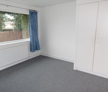 2 bedroom bungalow to rent - Photo 3