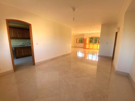 Bright 3 bedroom apartment in the private condominium of Quinta da Bicuda. - Photo 5