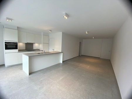 Gelijkvloersappartement van 80 m² in centrum Diepenbeek - Photo 3