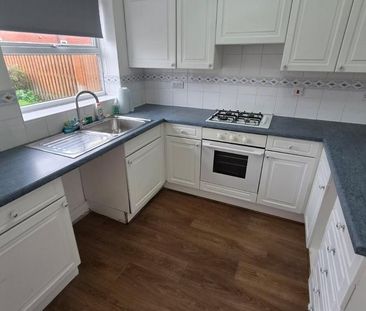 3 bedroom semi-detached house to rent - Photo 5