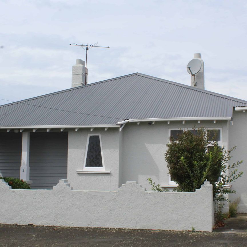 Family Home on Douglas Street - Photo 1