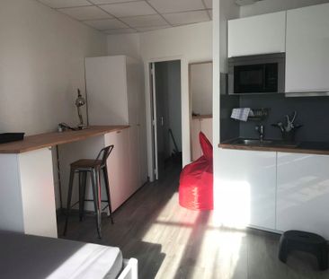 Location Appartement 1 pièce 17m² POITIERS 86000 - Photo 2