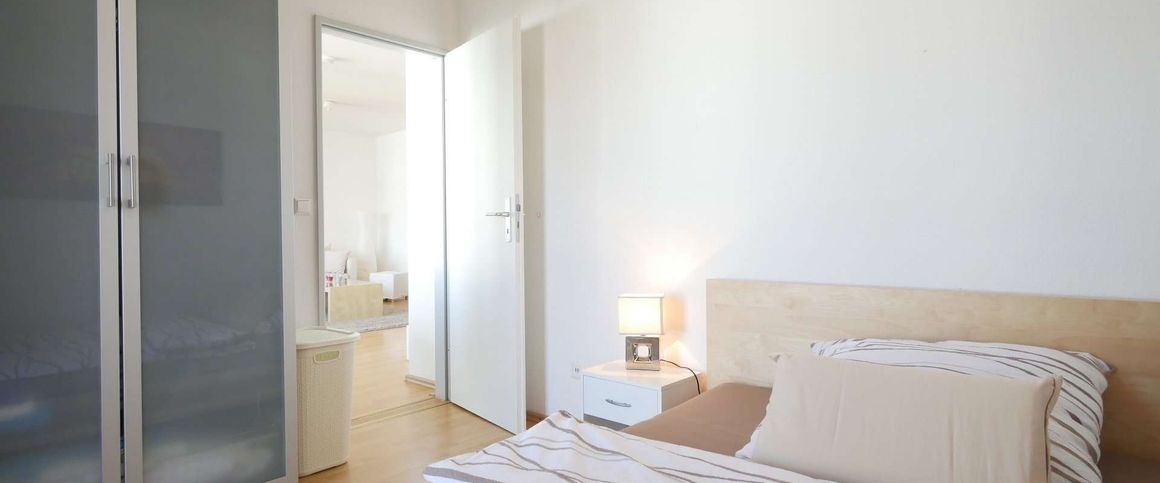 City zwischen Hbf und Klagesmarkt – Hübsche 2-Zimmer-Wohnung mit Balkon und Internet! - Photo 1