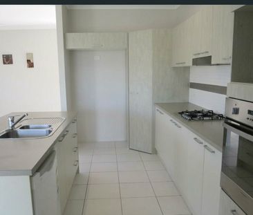 Spacious 4-Bedroom Family Home in a Quiet Location - Photo 2
