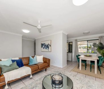 Tropical Oasis in Prime location! - Photo 2