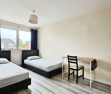 Cheviot Road, Slough, Berkshire, SL3 8UA - Photo 2