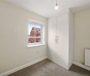 4 bedroom house to rent Indigo Close, Overstone, Northampton, North... - Photo 2