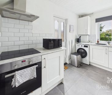 2 bedroom semi-detached house to rent - Photo 5
