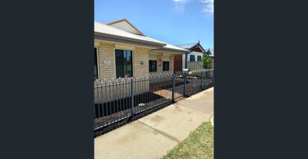 30 Merrimac Loop, Rockingham, WA, 6168 - Photo 2