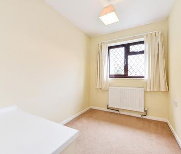 3 bedroom semi-detached house to rent - Photo 6