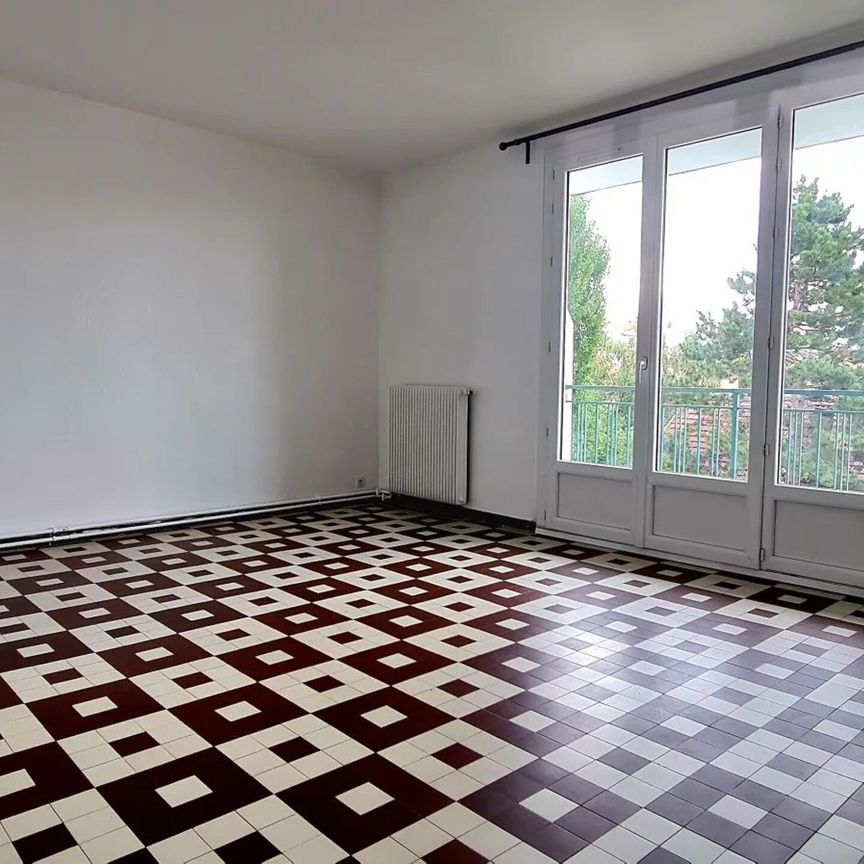 Location Appartement 1 pièces 33 m2 à Fontenay-sous-Bois - Photo 1