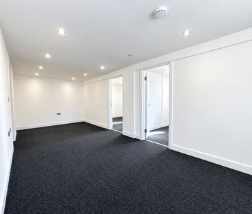 Flat to rent - Crofton Road, Orpington, BR6 - Photo 2