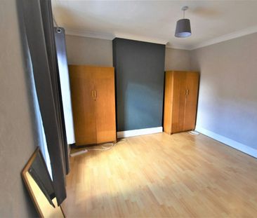 Terraced House to rent on - Photo 3