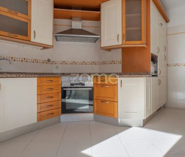 Apartment T2 in Odivelas, Odivelas - Photo 1