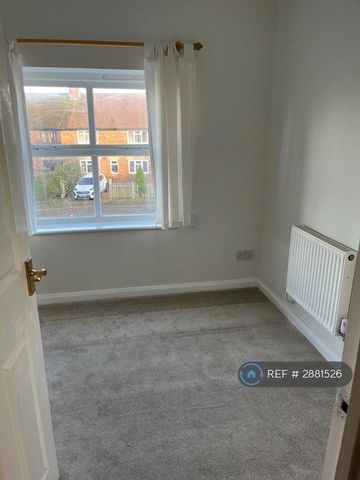 2 bedroom maisonette to rent - Photo 5
