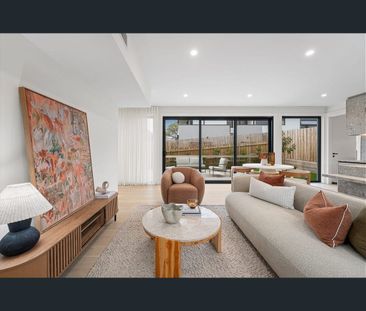 Brand New Low Maintenance Luxury Home - Ideal for Young Professionals - Photo 1