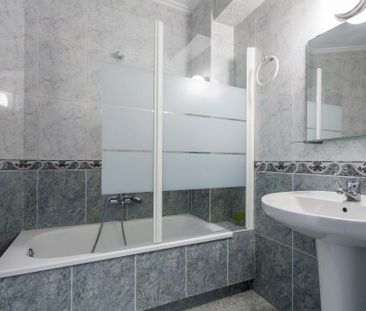 Single room in Doctor Ferrán Street - Photo 3