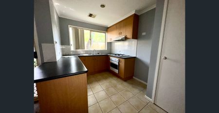 WELL PRESENTED TWO BEDROOM UNIT - Photo 3