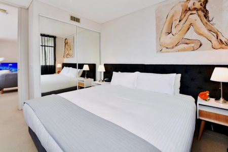 Comfy 1-bedroom apartment near Melbourne Central train station - Photo 5