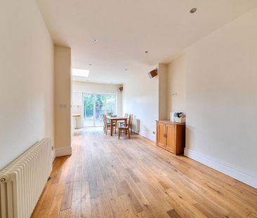 4 bedroom semi-detached house to rent - Photo 5
