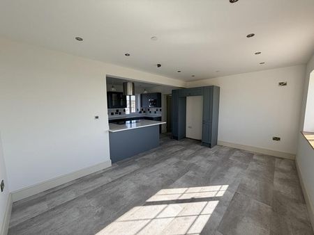 4 bedroom detached house to rent - Photo 5