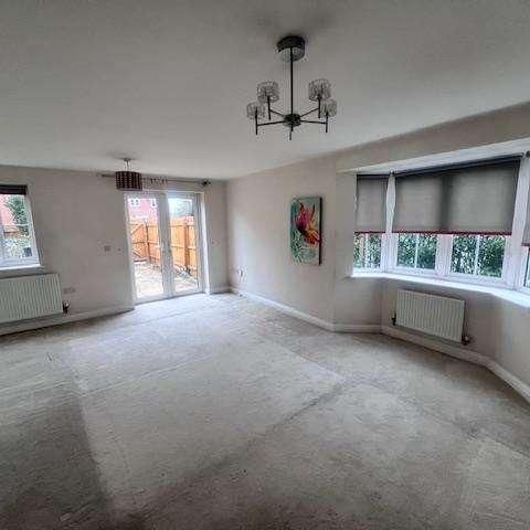 Buckingham Road, Aylesbury, HP19 - Photo 1