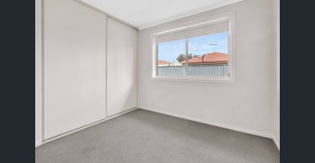 Immaculate Three Bedroom Family Home! - Photo 3