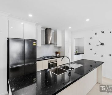 Family Living at Its Finest in Mount Peter – Spacious, Stylish & Se... - Photo 5