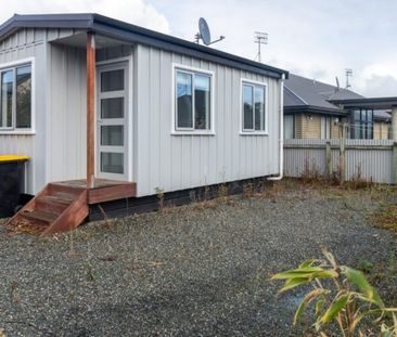 Modern 1 Bedroom Unit in Appleby - Photo 6