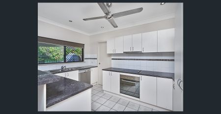 FAMILY FAVOURITE - Photo 5