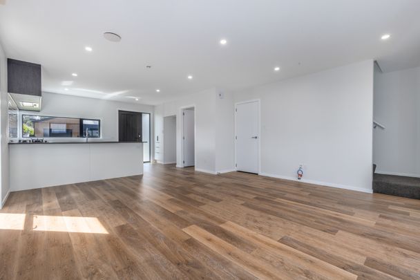 Wallaceville Living - Photo 1