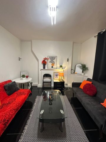 2 Bed Flat, Darlington House, SW8 - Photo 5