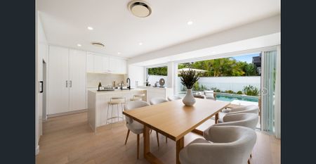 Single-Level Sanctuary with Pool, Style & Ultimate Seclusion - Photo 2