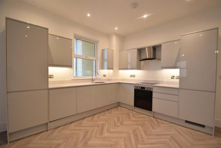 3 bedroom apartment to rent - Photo 4