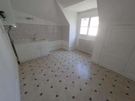 Location Appartement 2 pièces 50m² LE CREUSOT 71200 - Photo 4
