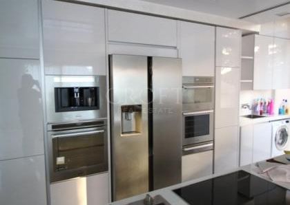 Aventino-S.Saba: Brand new 3 Bedroom, 3 bath, spacious triple living-dining room, modern kitchen, large balconies. Air conditioning, alarm, lots of natural light, located on quiet tree lined street walking distance to all services, metro, FAO. Ref 2057