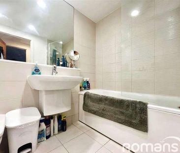 Southern Road, Camberley, Surrey, GU15 - Photo 4