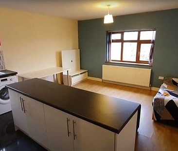 5 bedroom apartment to rent - Photo 2