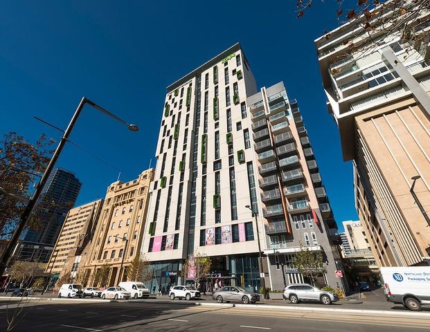 8-bedroom shared unit / apartment, North Terrace - Photo 1