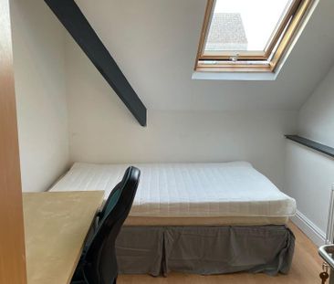 8 bedroom terraced house to rent - Photo 5