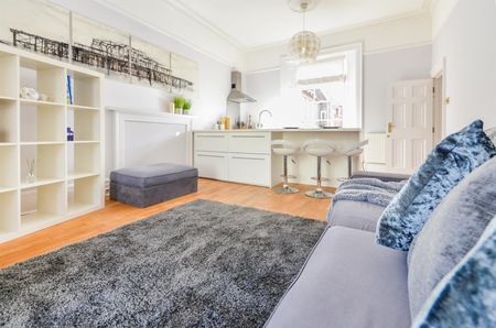 2 bedroom apartment to rent Tower House, 53 Park Row, Nottingham, NG1 - Photo 2