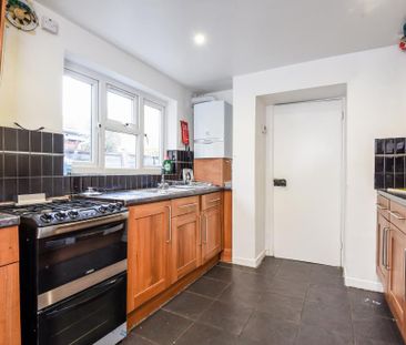 6 bedroom end of terrace house to rent - Photo 6