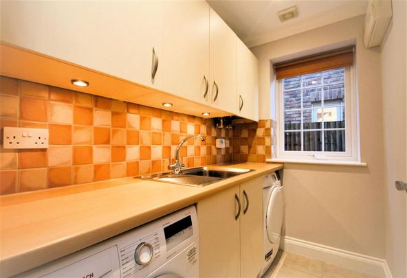 4 bedroom detached house to rent - Photo 1