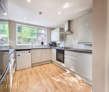 1 bedroom in a house share to rent - Photo 2