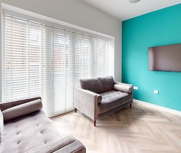 1 bedroom in a house share to rent - Photo 2