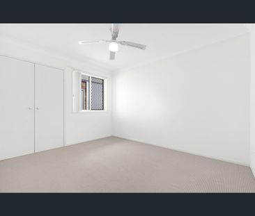 4 Glenlyn Street, Wynnum West, Qld 4178 - Photo 2