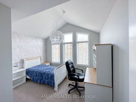 21 Fitzroy Avenue - Photo 5