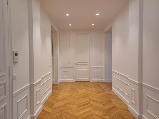 location Appartement F5 DE 197.05m² À PARIS - Photo 1