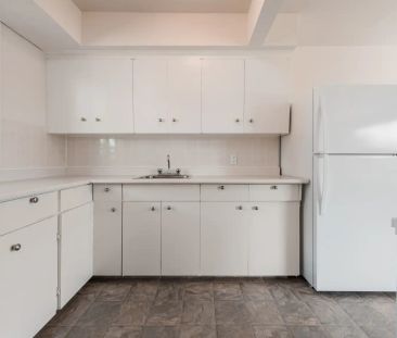 Garden Court — 3 Bedroom - Photo 3