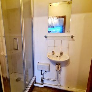 House share to rent - Photo 3